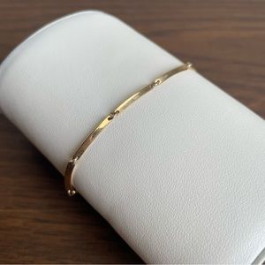 Avon Dainty Gold Toned Bracelet